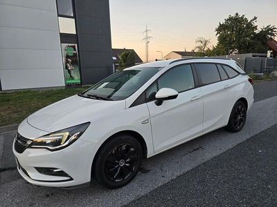 Gebraucht Opel Astra Edition 95 PS (69 kW) 2018 Weiß Kombi