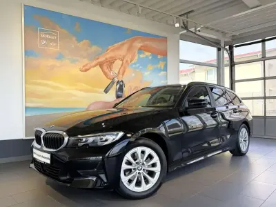 Gebraucht BMW 320 Sport Line 190 PS (139 kW) 2022 Schwarz ii Kombi