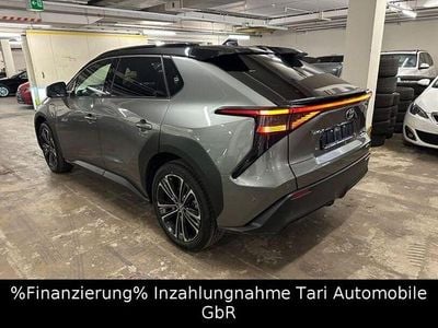Usata Toyota bZ4X 160 kW (218 CV) 2022 Grigio SUV