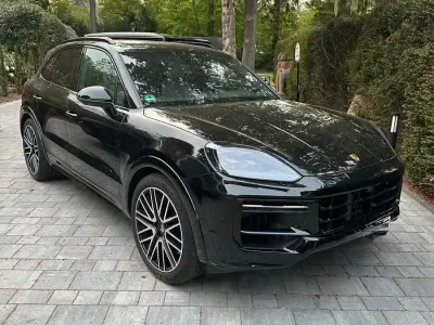 Brugt Porsche Cayenne Turbo E-Hybrid 740 HK (544 kW) 2024 Sort SUV