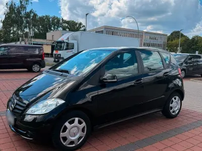 Gebraucht Mercedes A160 Avantgarde 95 PS (69 kW) 2011 Schwarz Kleinwagen