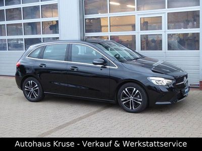 Gebraucht Mercedes B200 Advanced Plus 163 PS (119 kW) 2024 Schwarz Van / Kleinbus