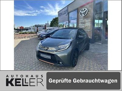 Cardamon green metallic/dach n Gebraucht 2022 Toyota Aygo X Limited SUV | 16.990 € (Etwas zu teuer)