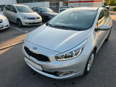 Gebraucht Kia Ceed Sport 90 PS (66 kW) 2013 Grau Kleinwagen