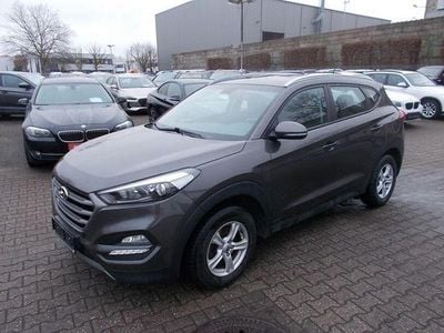 Grau Gebraucht 2015 Hyundai Tucson Trend SUV | 12.000 € (Guter Preis)