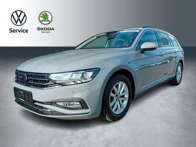 Grau Gebraucht 2023 VW Passat Business Kombi | 24.770 € (Guter Preis)