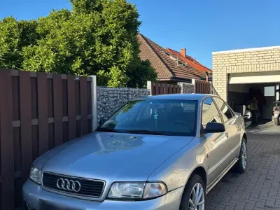 Gebraucht Audi A4 Basis 101 PS (74 kW) 1998 Silber Limousine