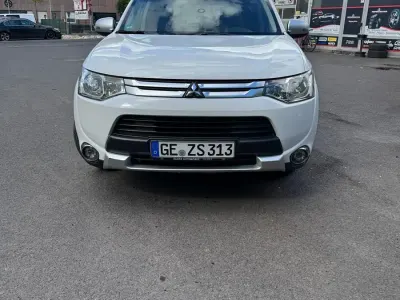 Gebraucht Mitsubishi Outlander Top 150 PS (110 kW) 2015 Weiß SUV