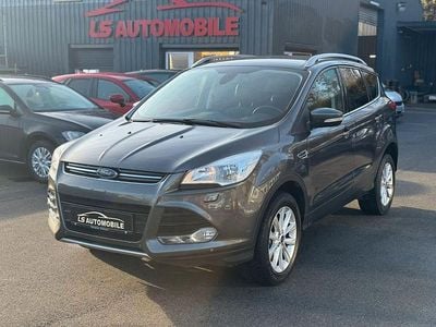 Grau Gebraucht 2015 Ford Kuga Titanium SUV | 7.400 € (Guter Preis)