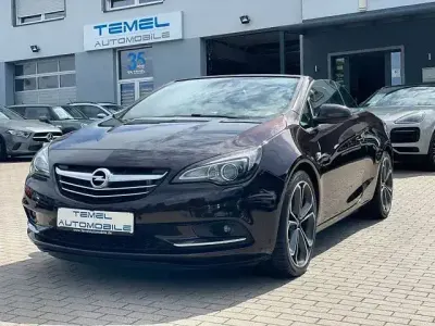 Usata Opel Cascada Innovation 155 CV (114 kW) 2015 Marrone Cabrio