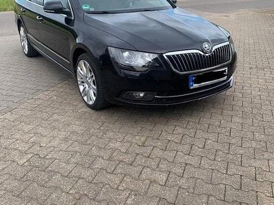 Gebraucht Skoda Superb Elegance 160 PS (117 kW) 2014 Schwarz Kombi