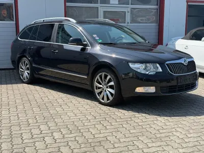 Gebraucht Skoda Superb Family 160 PS (117 kW) 2011 Schwarz Kombi