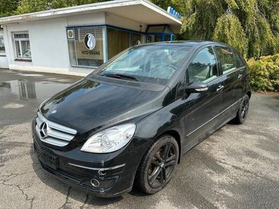 Mercedes B200