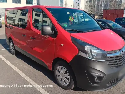 Usata Opel Vivaro 116 CV (85 kW) 2015 Rosso Monovolume