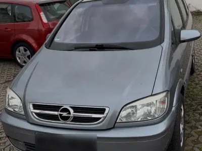 Gebraucht Opel Zafira Executive 147 PS (108 kW) 2004 Grau Van / Kleinbus