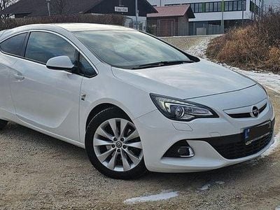 Weiß Gebraucht 2015 Opel Astra GTC S Limousine | 7.700 € (Etwas zu teuer)
