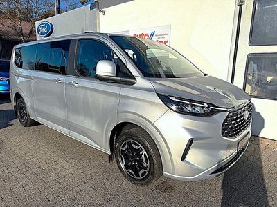 Gebraucht Ford Tourneo Titanium 150 PS (110 kW) 2024 Silber Van / Kleinbus