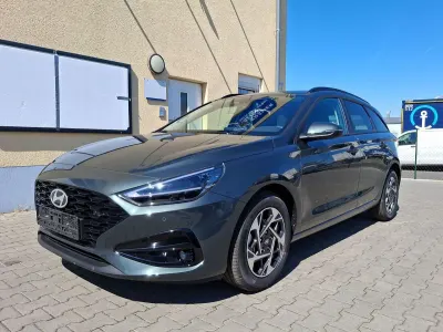 Neu Hyundai i30 GO! 150 PS (110 kW) 2026 Cypress green (perleffekt) Limousine