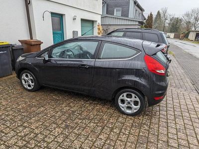 Schwarz Gebraucht 2010 Ford Fiesta Titanium Limousine | 3.900 € (Fairer Preis)