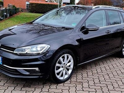 Gebraucht VW Golf VII Highline 150 PS (110 kW) 2019 Schwarz Kombi