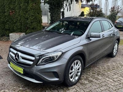 Grau Gebraucht 2014 Mercedes GLA200 SUV | 14.450 € (Fairer Preis)