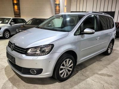 Second-hand VW Touran Highline 150 CP (110 kW) 2015 Argintiu Monovolum