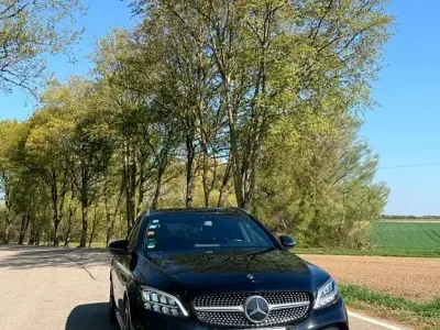 Gebraucht Mercedes C180 AMG line 156 PS (114 kW) 2018 Schwarz Limousine