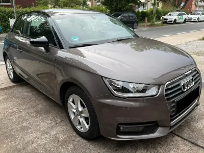 Gebraucht Audi A1 Design 90 PS (66 kW) 2016 Braun Kleinwagen