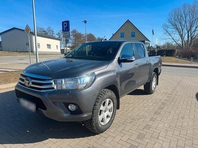 Gebraucht Toyota HiLux Comfort 150 PS (110 kW) 2017 Grau Abholung