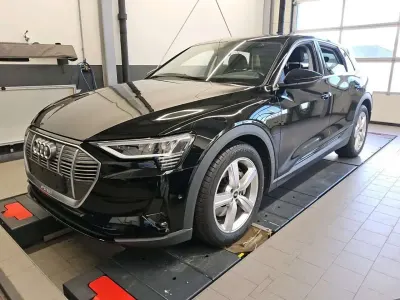 Usata Audi e-tron Comfort 230 kW (313 CV) 2022 Nero SUV