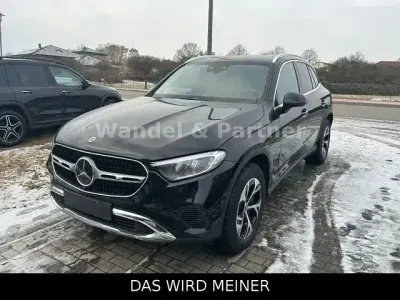 Second-hand Mercedes GLC300e 197 CP (144 kW) 2023 Negru SUV