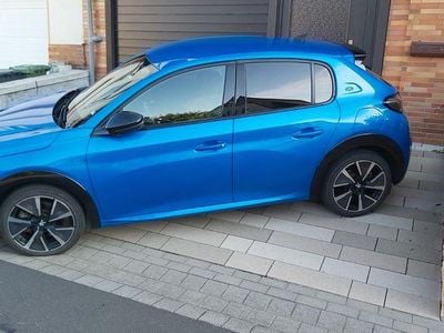 Peugeot e-208
