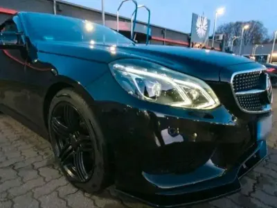 Gebraucht Mercedes E220 AMG line 170 PS (125 kW) 2013 Schwarz Limousine