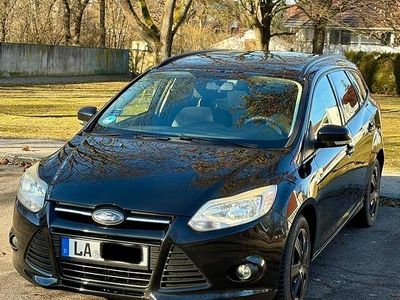 Gebraucht Ford Focus Trend 125 PS (91 kW) 2013 Schwarz Kombi