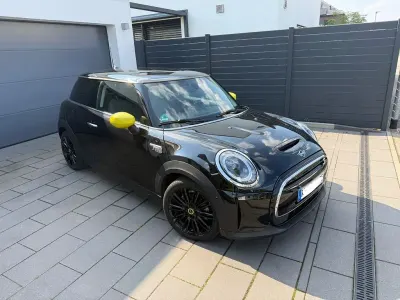 Gebraucht Mini Cooper SE 135 kW (184 PS) 2021 Schwarz Kleinwagen