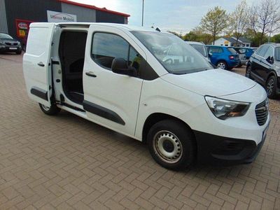 Gebraucht Opel Combo 76 PS (55 kW) 2019 Weiß Van / Kleinbus