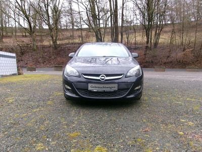 Gebraucht Opel Astra Edition 116 PS (85 kW) 2014 Schwarz Limousine