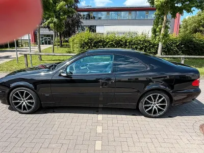 Gebraucht Mercedes CLK230 Avantgarde 197 PS (144 kW) 2001 Schwarz Coupé