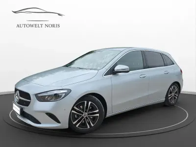 Gebraucht Mercedes B200 163 PS (119 kW) 2024 Silber Kleinwagen