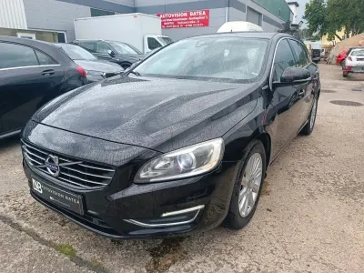 Gebraucht Volvo V60 Summum 215 PS (158 kW) 2013 Schwarz Kombi