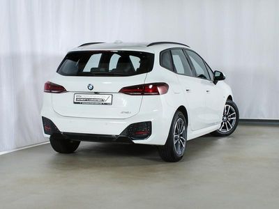 Weiss Gebraucht 2025 BMW 218 Active Tourer M Sport Van / Kleinbus | 31.260 € (Superpreis)