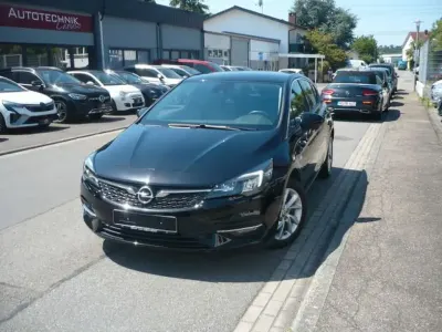 Gebraucht Opel Astra Elegance 131 PS (96 kW) 2021 Black meet kettle (metallic) Limousine