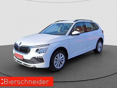 Moonweiss metallic (metallic) Gebraucht 2025 Skoda Kamiq Selection SUV | 25.690 € (Guter Preis)