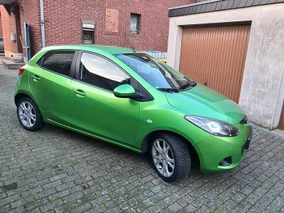 Gebraucht Mazda 2 86 PS (63 kW) 2010 Grün Kleinwagen