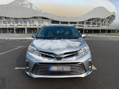 Silber Gebraucht 2020 Toyota Sienna XLE Van / Kleinbus | 22.000 €