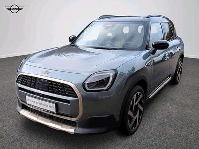 Second-hand Mini Countryman Favoured 163 CP (119 kW) 2024 Verde SUV