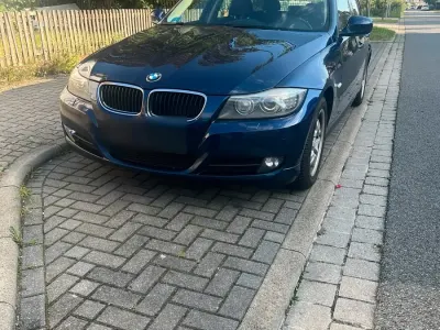 Gebraucht BMW 320 184 PS (135 kW) 2012 Blau Kombi