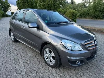 Gebraucht Mercedes B200 136 PS (100 kW) 2009 Grau Van / Kleinbus