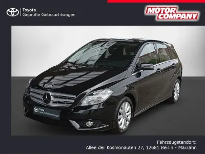 Gebraucht Mercedes B180 122 PS (89 kW) 2013 Schwarz Kleinwagen