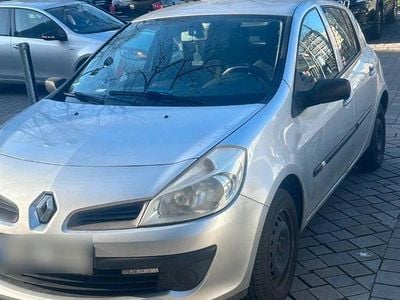 Begagnad Renault Clio II Rip Curl 100 HK (73 kW) 2008 Grå Sedan